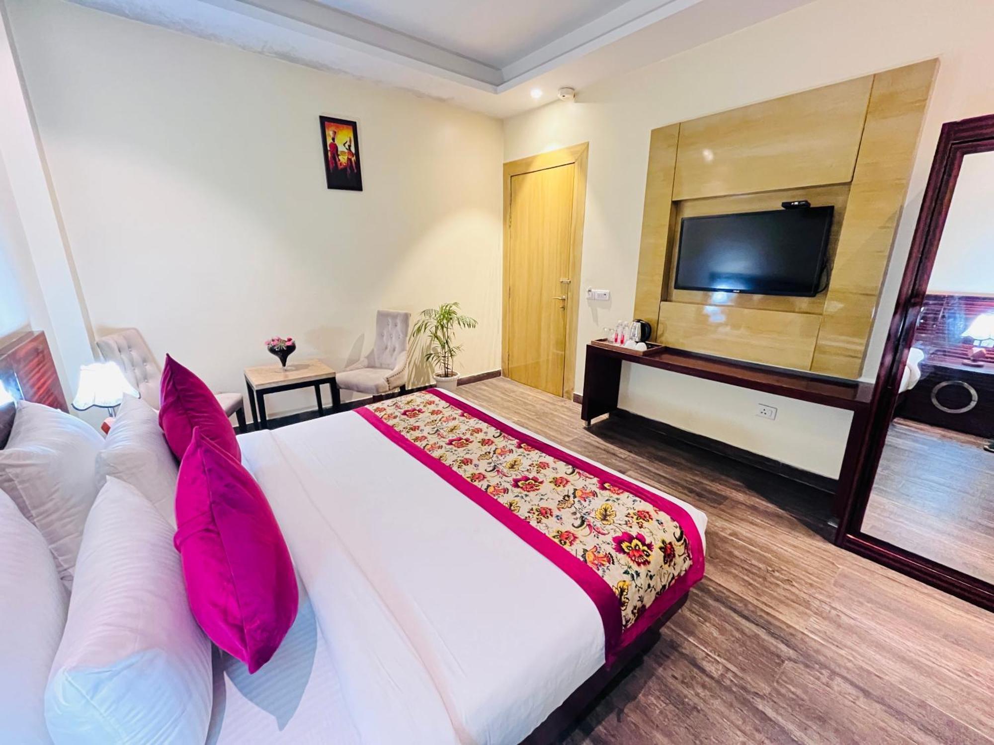 Hotel Banz Near Indira Gandhi Airport Delhi Nova Deli Exterior foto