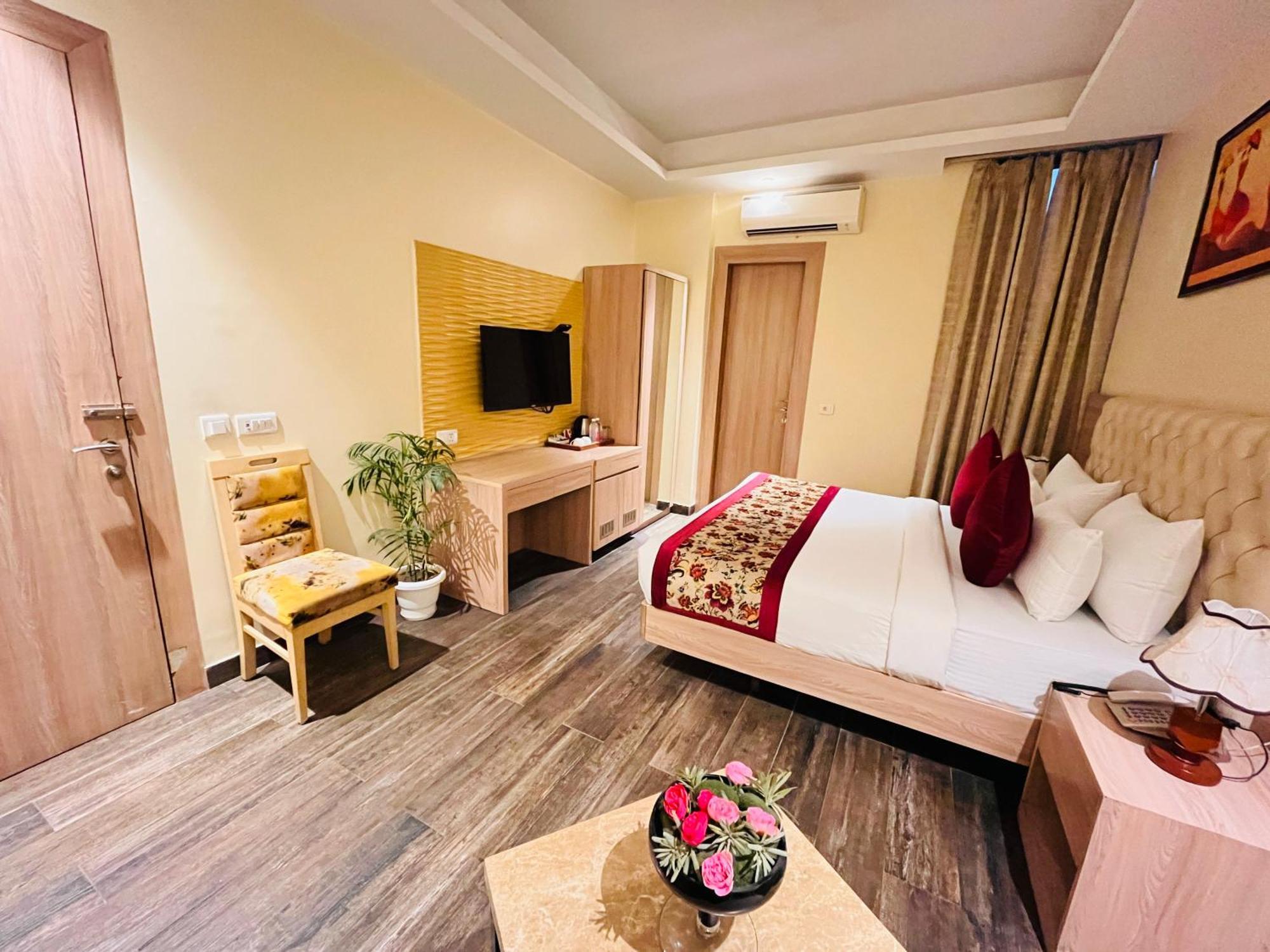 Hotel Banz Near Indira Gandhi Airport Delhi Nova Deli Exterior foto
