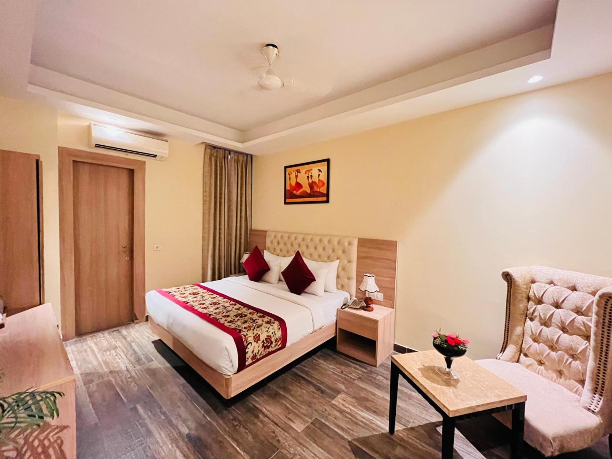 Hotel Banz Near Indira Gandhi Airport Delhi Nova Deli Exterior foto