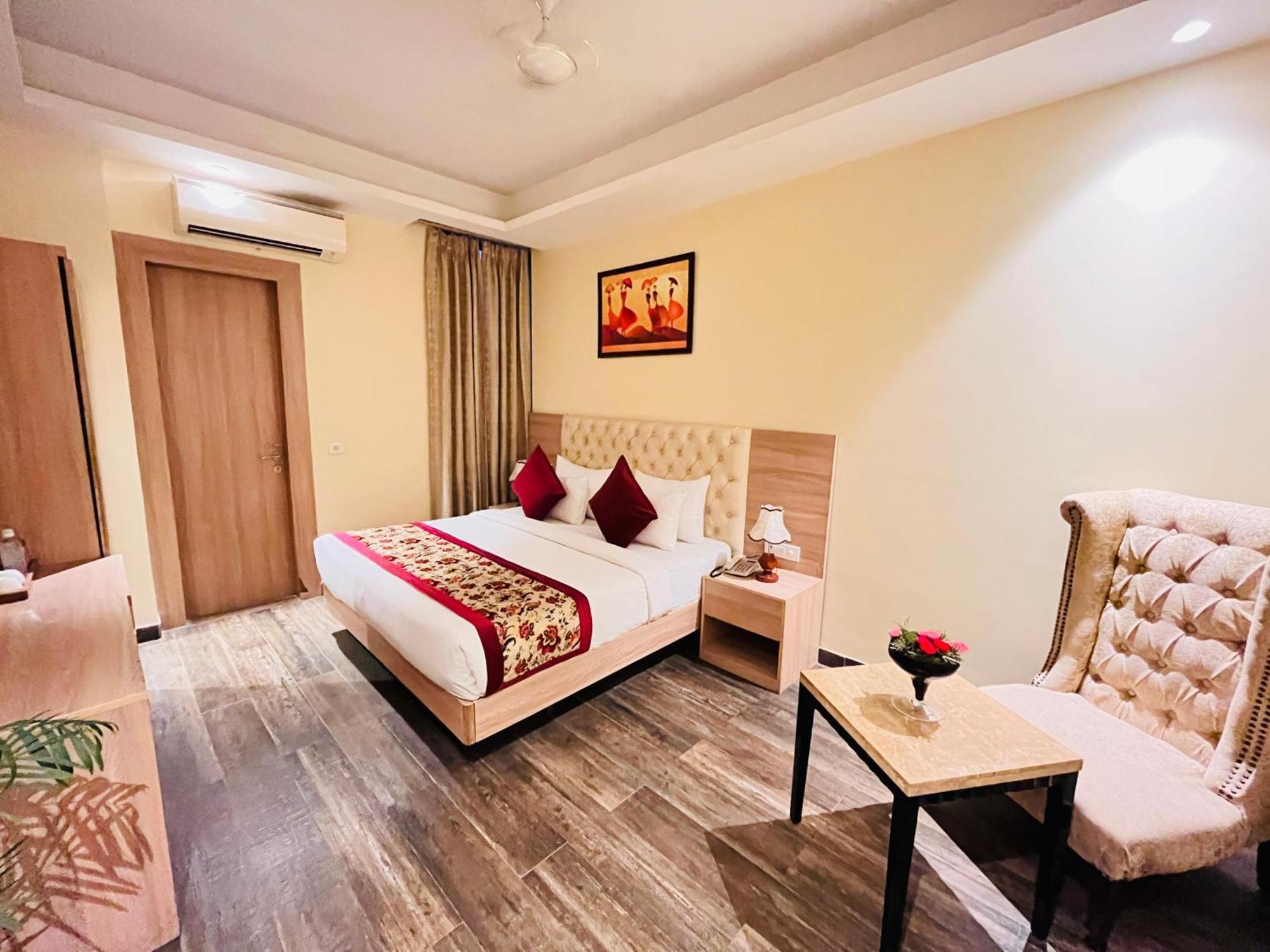 Hotel Banz Near Indira Gandhi Airport Delhi Nova Deli Exterior foto