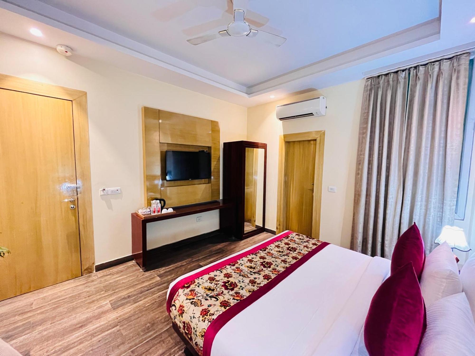 Hotel Banz Near Indira Gandhi Airport Delhi Nova Deli Exterior foto